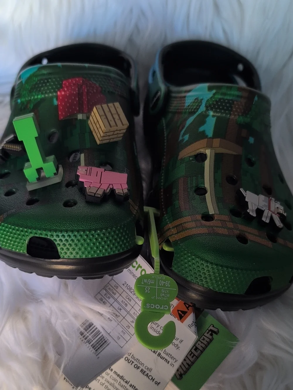 CROCS Unisex Adult Green Minecraft Clogs with Game Charms
